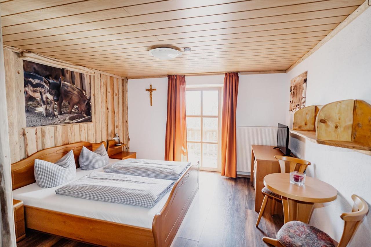 Landhotel Zum Matthiasl Bischofsreut ภายนอก รูปภาพ
